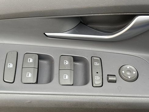 Used 2021 Hyundai Elantra SEL image 7