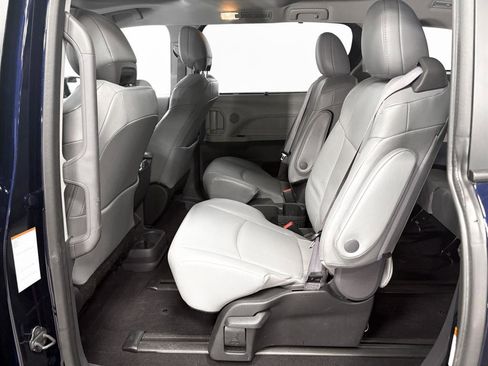 Certified 2024 Toyota Sienna XLE image 6