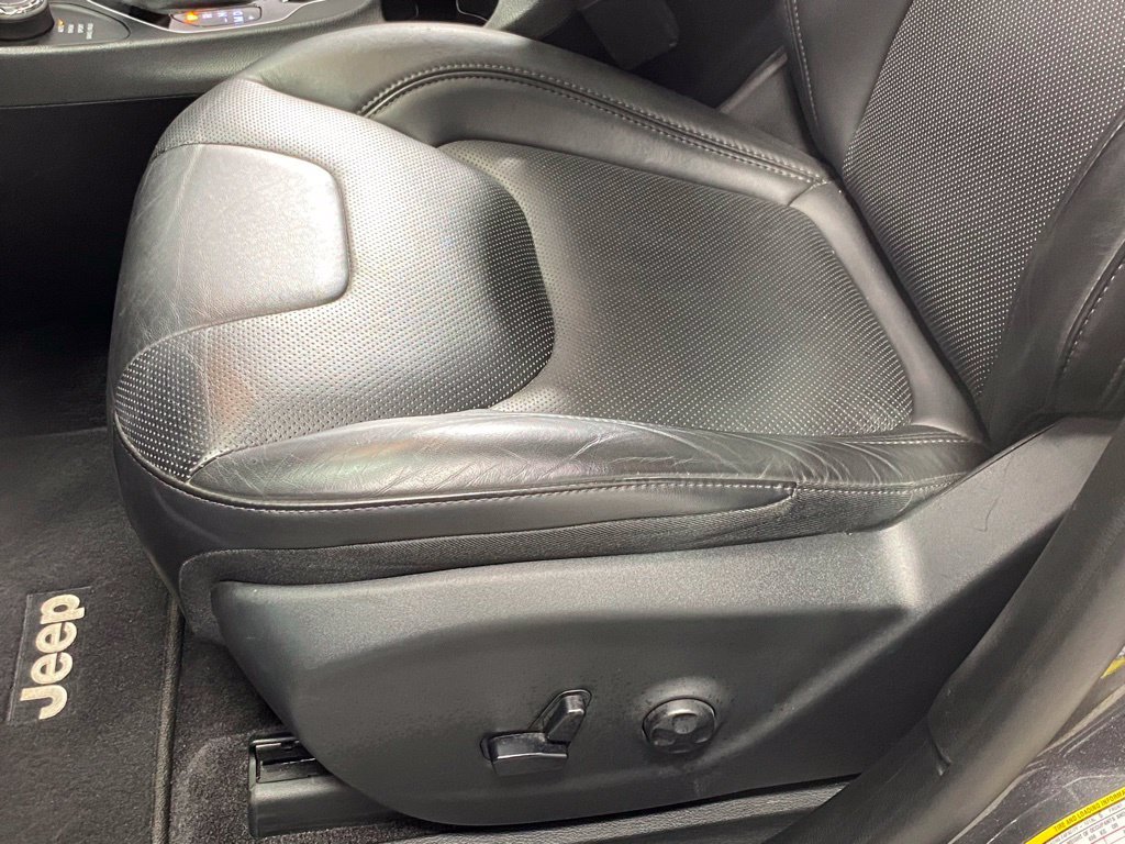 Used 2019 Jeep Cherokee Limited AWD/4WD image 15
