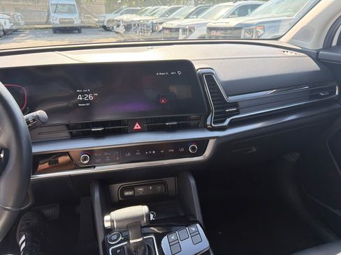 Used 2024 Kia Sportage EX FWD image 27