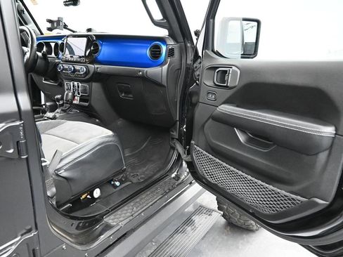 Used 2020 Jeep Gladiator Rubicon image 22