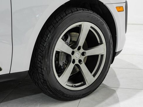 Used 2022 Porsche Macan image 49