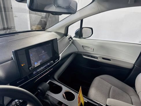 Certified 2026 Toyota Sienna LE AWD/4WD image 5