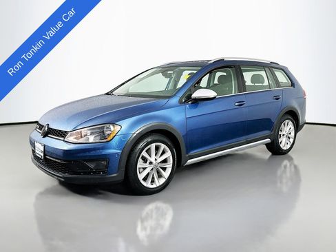 Used 2017 Volkswagen Golf Alltrack S image 4