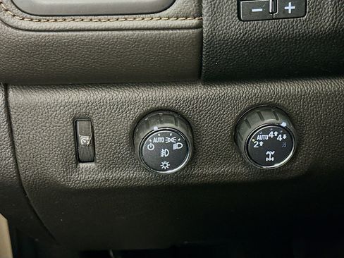 Used 2022 GMC Canyon AT4 AWD/4WD image 17