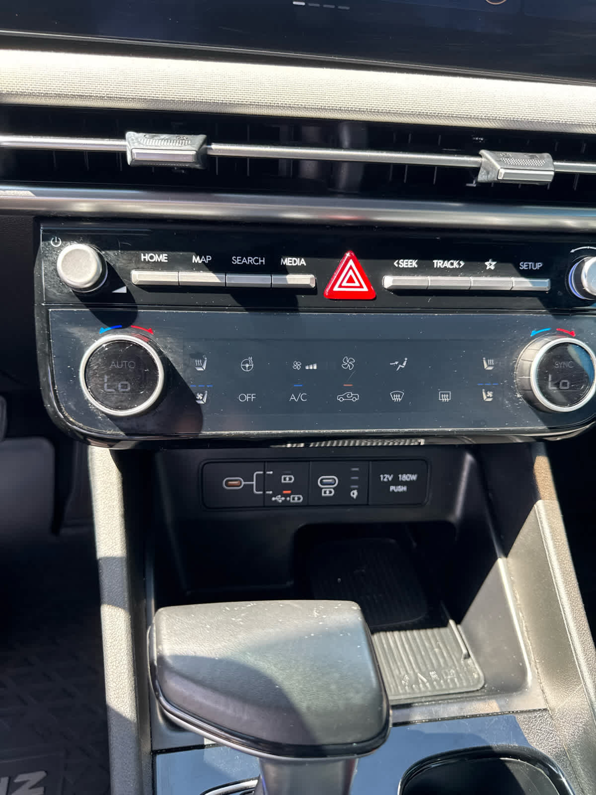 Used 2025 Hyundai Santa Cruz Limited AWD/4WD image 18