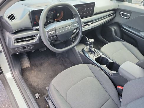 Used 2025 Kia K4 FWD image 18