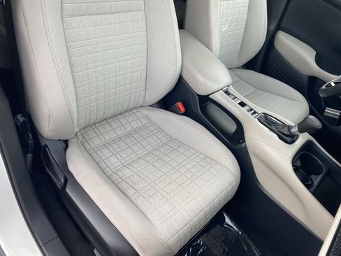 Certified 2025 Honda HR-V LX image 8