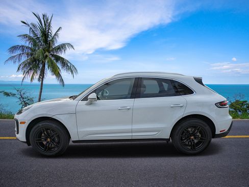 Used 2023 Porsche Macan image 39