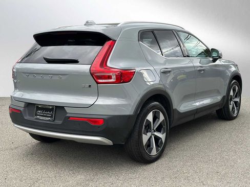 Certified 2025 Volvo XC40 B5 Plus AWD/4WD image 4