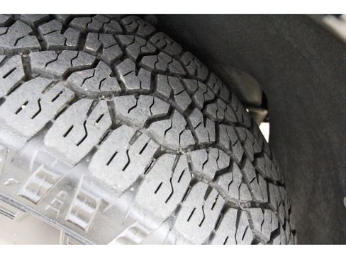 Used 2022 Chevrolet Tahoe Z71 w/ Z71 Off-Road Package image 33