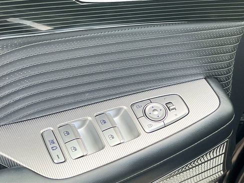 Used 2024 Hyundai Palisade Calligraphy image 18