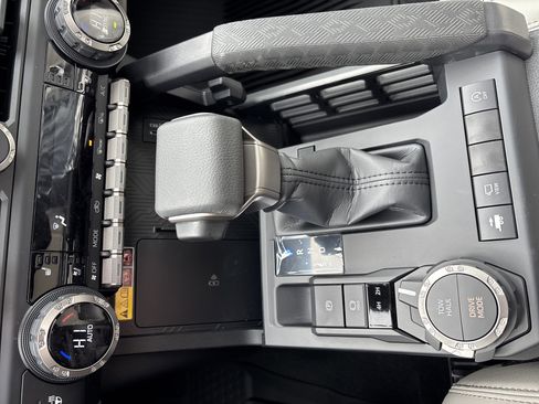 New 2026 Toyota Tacoma Limited AWD/4WD image 31