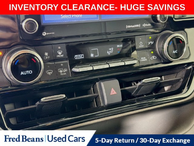 Used 2022 Toyota Highlander XLE AWD/4WD image 21