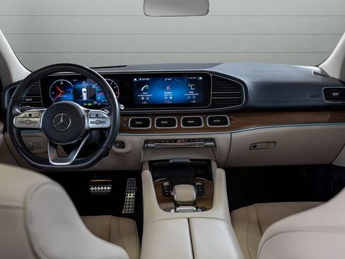 Used 2023 Mercedes-Benz GLS 450 4MATIC w/ AMG Line Exterior image 24