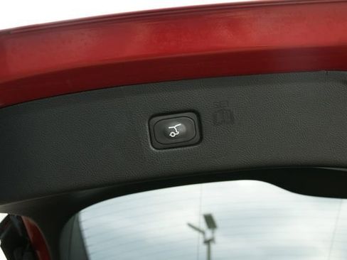 Certified 2022 Ford Edge Titanium w/ Class II Trailer Tow Package image 33