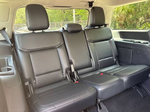 Certified 2025 Ford Expedition Platinum AWD/4WD image 33