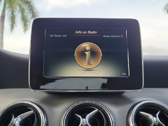 Used 2015 Mercedes-Benz CLA 250 image 24