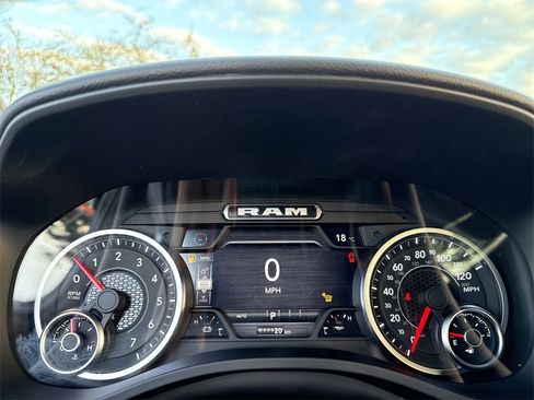 New 2026 RAM 1500 4x4 Crew Cab image 17