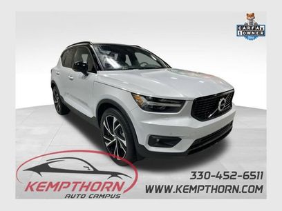 Used 2022 Volvo XC40 T5 R-Design w/ Climate Package