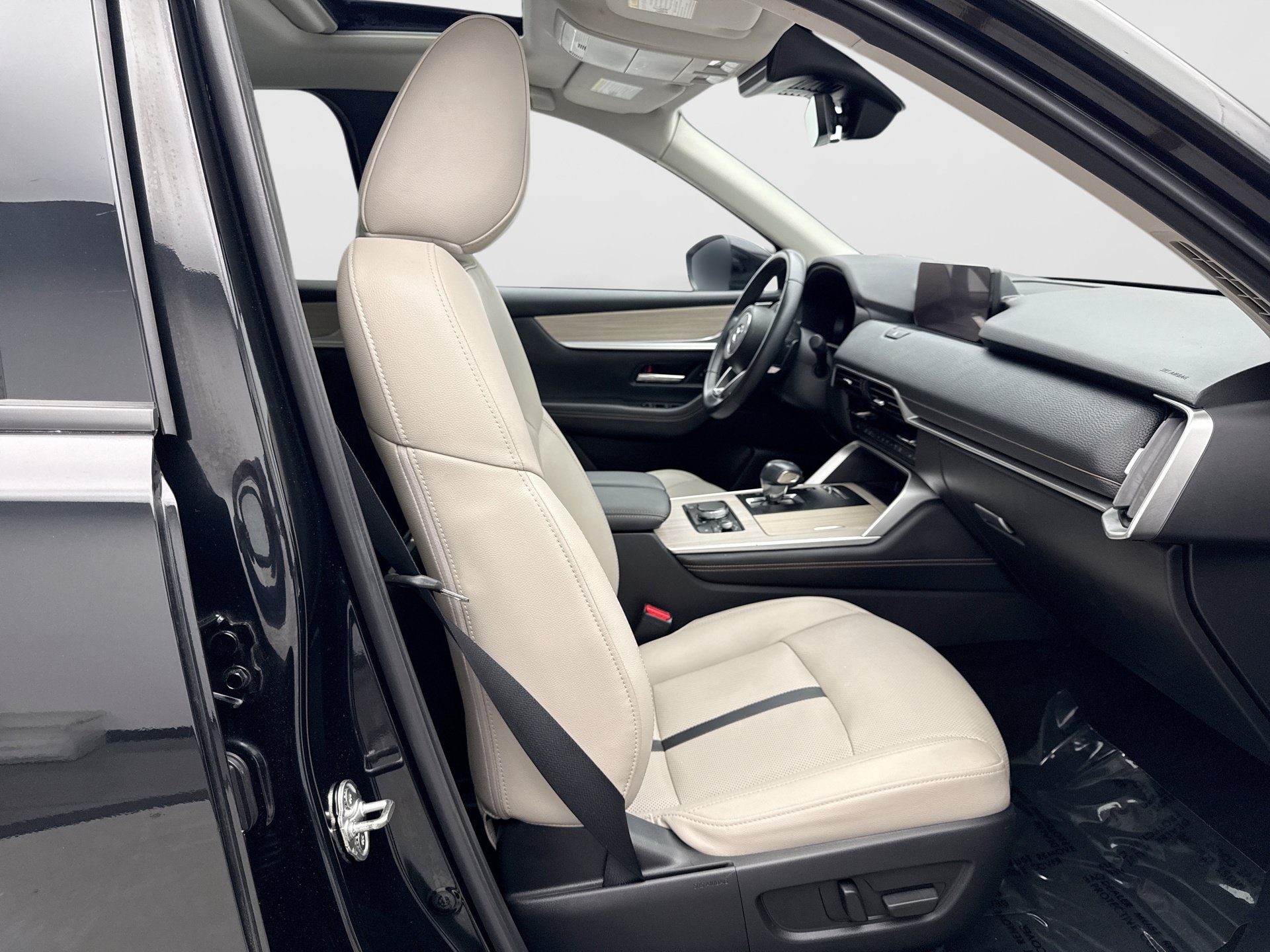 Used 2024 MAZDA CX-90 Plug-In Hybrid w/ Preferred AWD/4WD image 16