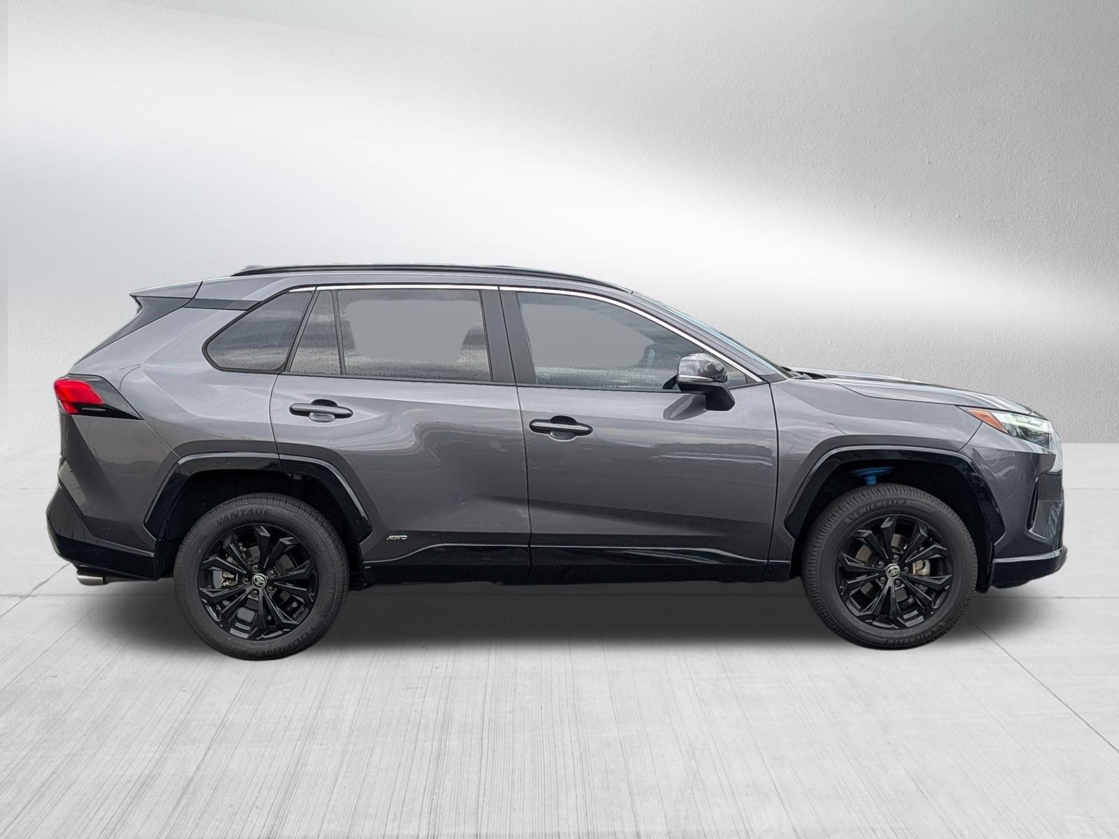Used 2022 Toyota RAV4 SE AWD/4WD image 8