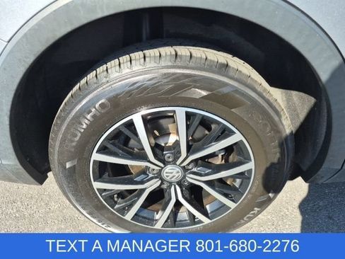 Used 2021 Volkswagen Tiguan SE w/ Panoramic Sunroof Package AWD/4WD image 12