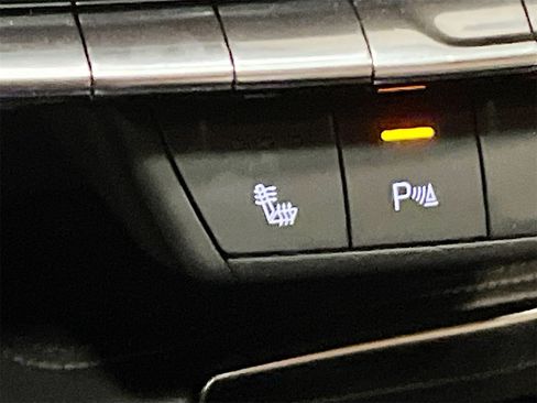 Used 2024 Cadillac XT4 Premium Luxury w/ Cold Weather Package image 21