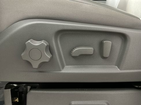 Used 2018 Nissan NV 3500 SV w/ Navigation Package image 15