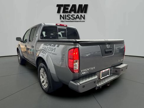 Used 2020 Nissan Frontier SV image 4