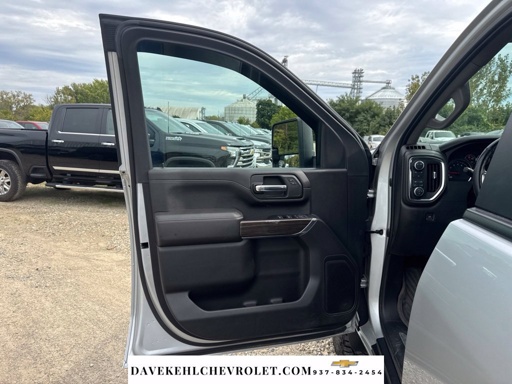 Used 2022 Chevrolet Silverado 3500 LT w/ Convenience Package AWD/4WD image 9