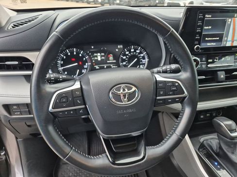 Used 2021 Toyota Highlander XLE image 14