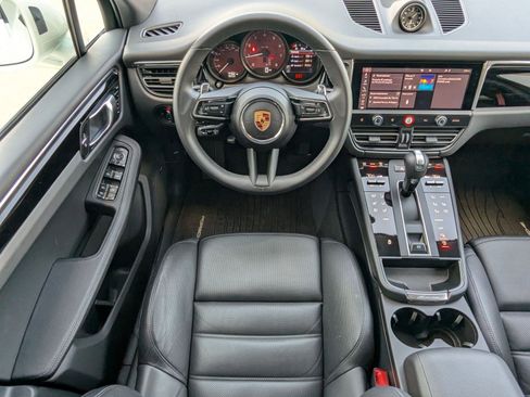 Used 2025 Porsche Macan image 14