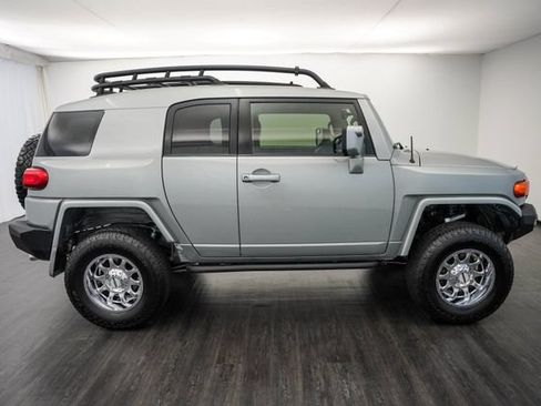 Used 2011 Toyota FJ Cruiser 4WD w/ Upgrade Pkg image 6