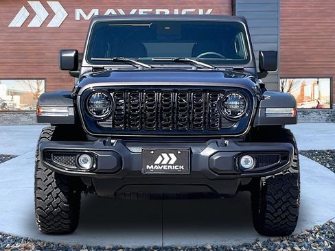 Used 2025 Jeep Wrangler Unlimited Sport AWD/4WD image 2