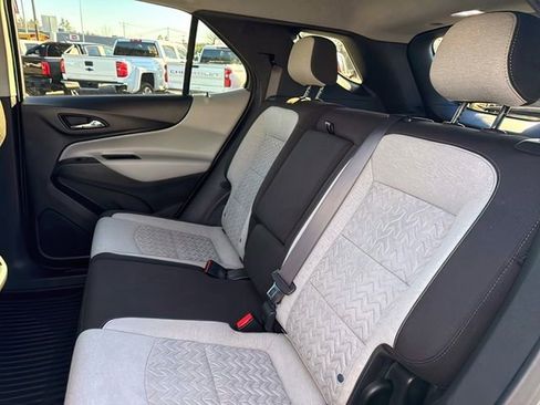 Used 2024 Chevrolet Equinox LS w/ LS Convenience Package image 17