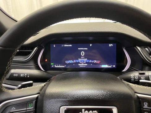 Used 2023 Jeep Grand Cherokee Altitude image 22