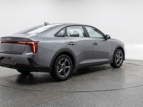 Used 2025 Kia K4 FWD image 9