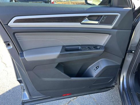 Used 2022 Volkswagen Atlas SE image 17