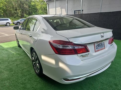 Used 2017 Honda Accord EX-L image 4