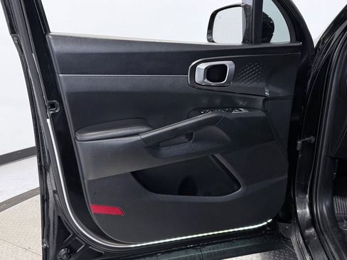 Used 2023 Kia Sorento EX image 21