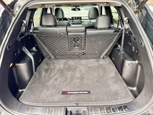 Used 2024 Mitsubishi Outlander SE image 18