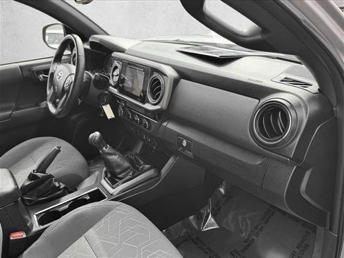 Used 2017 Toyota Tacoma TRD Sport w/ Premium & Technology Package image 20