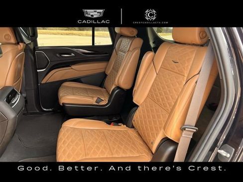 Certified 2021 Cadillac Escalade Premium Luxury w/ LPO, Illumination Package image 31