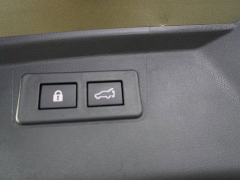 Certified 2025 Subaru Outback Onyx Edition XT image 38