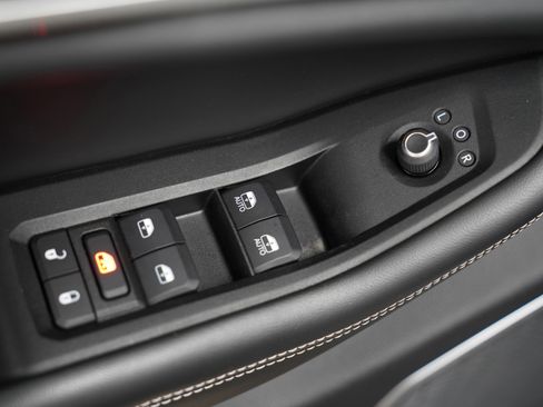 Used 2021 Jeep Grand Cherokee L Limited w/ MOPAR Finishing Package image 18