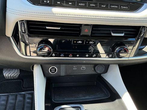 Certified 2023 Nissan Rogue SL w/ SL Premium Package AWD/4WD image 19
