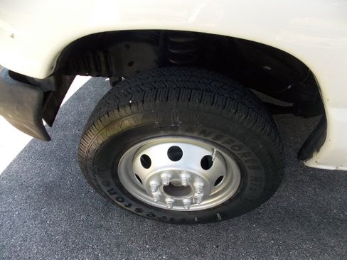 Used 2003 Ford E-350 and Econoline 350 Super Duty image 19