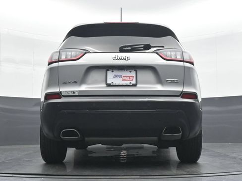 Used 2019 Jeep Cherokee Latitude Plus AWD/4WD image 29