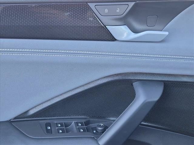Used 2026 Volkswagen Tiguan SE FWD image 12